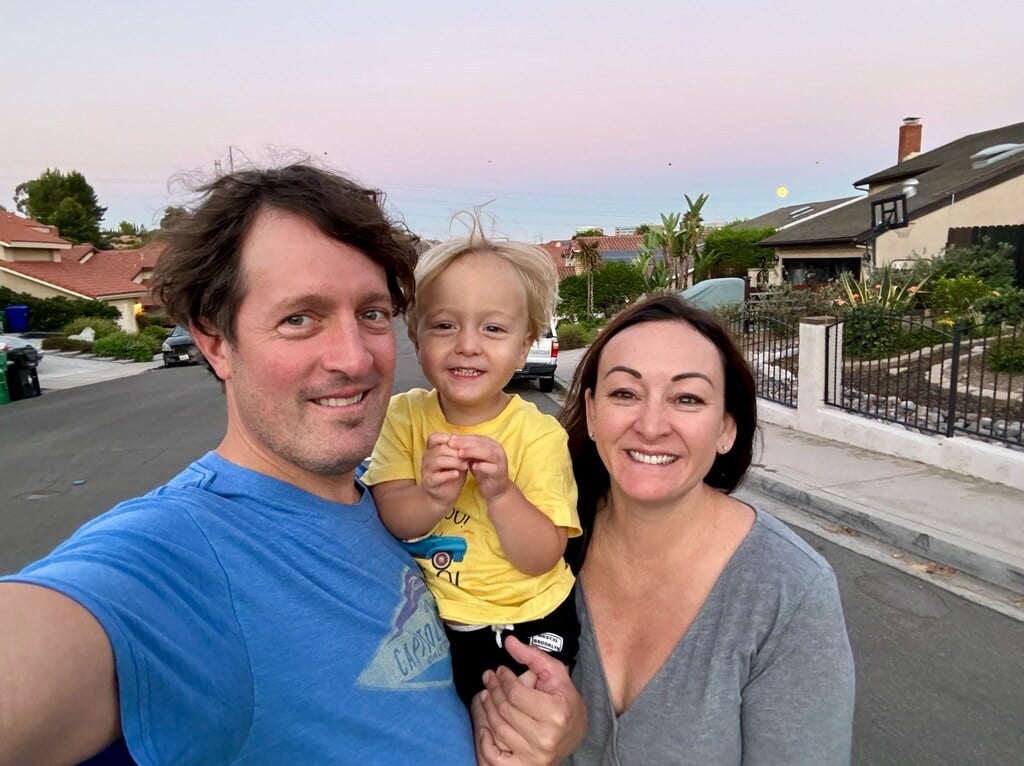 Jennifer Barnes (right) with her husband Loren Barnes (left) and their child Mason (middle)